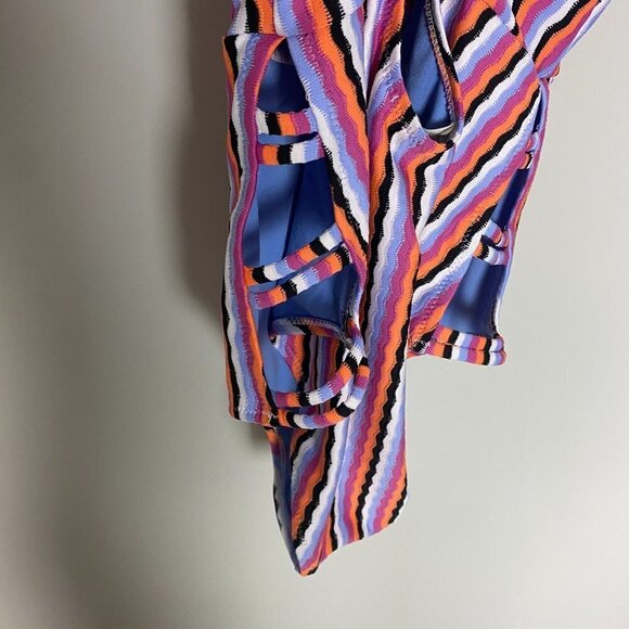 Jessica Simpson Got the Groove Plunge Strappy One Piece Swimsuit Womens Sall - Picture 5 of 9